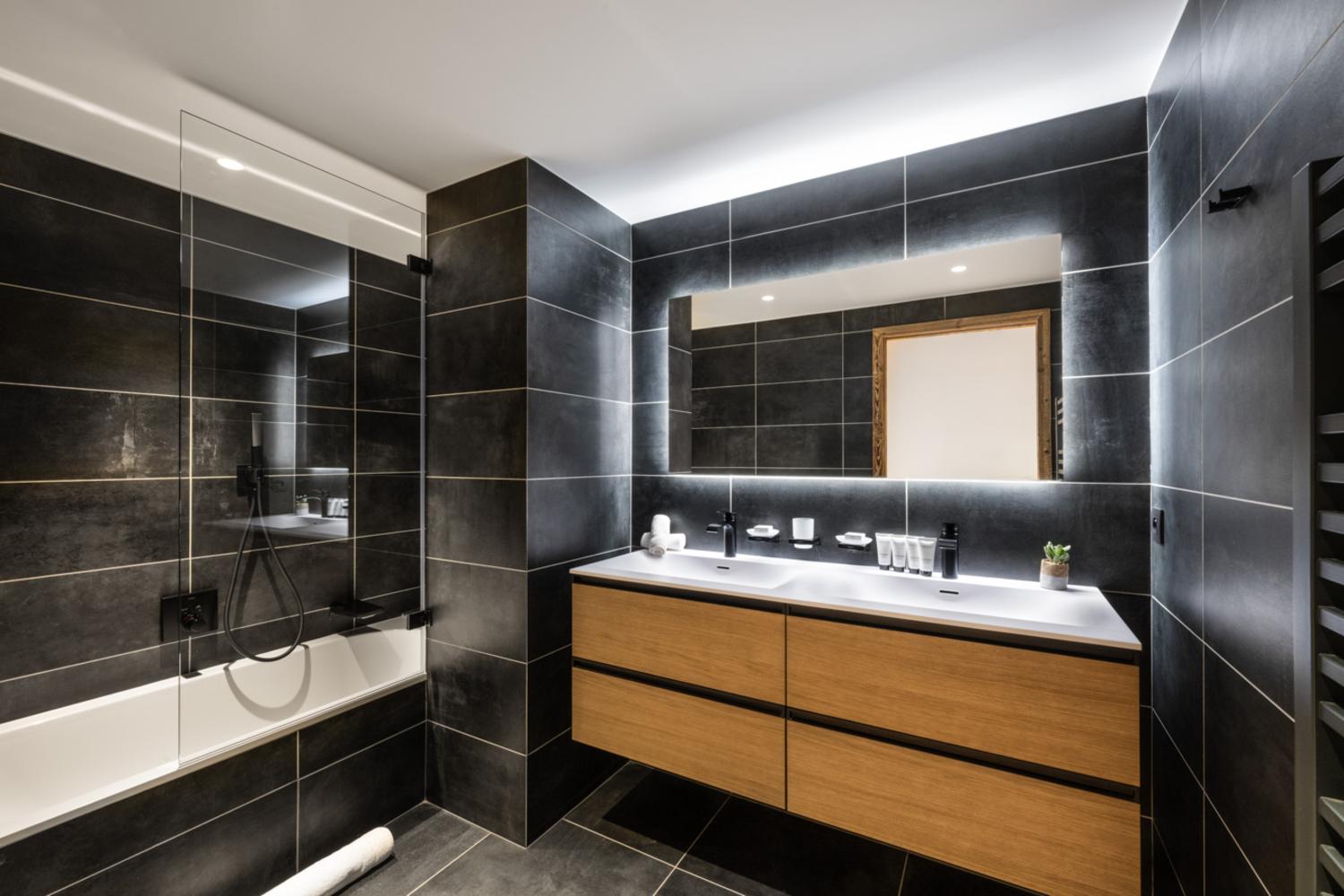 falcon-meribel-philippe-gal-e21-011-753369