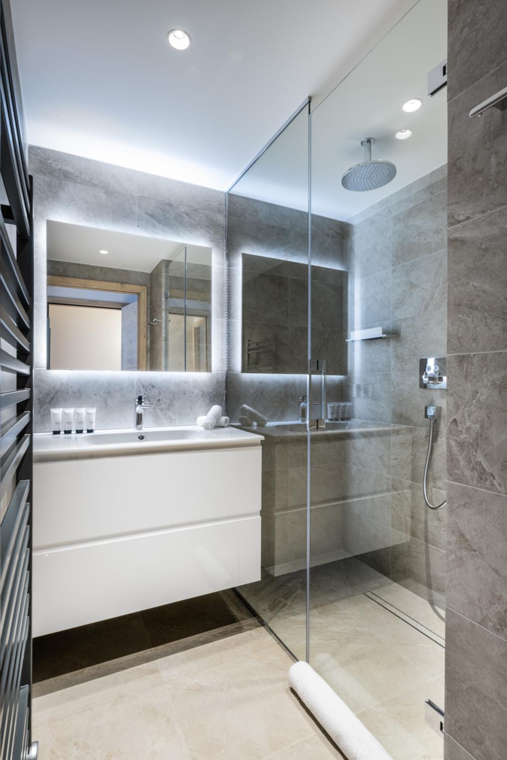 falcon-meribel-philippe-gal-h12-098-753499