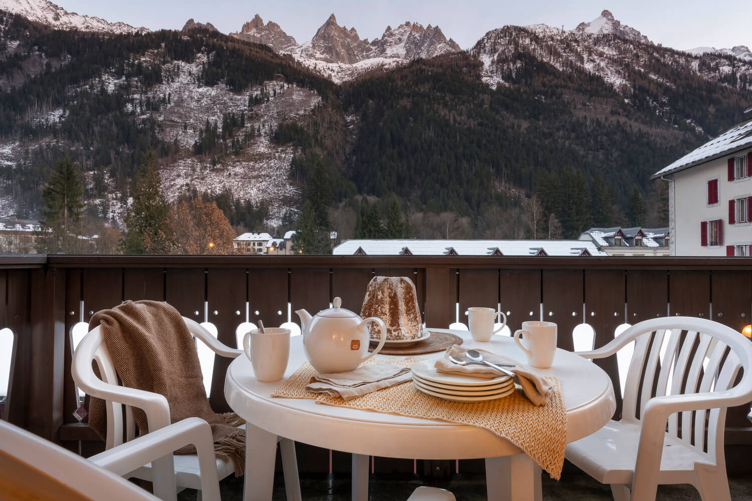 ginabelle-chamonix-balcony-2-1460712