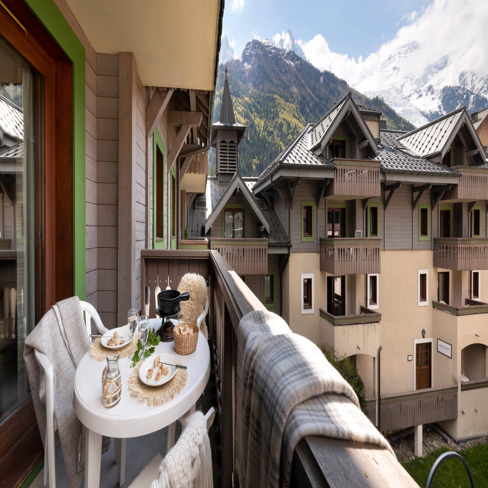ginabelle-chamonix-balcony-2-1460728