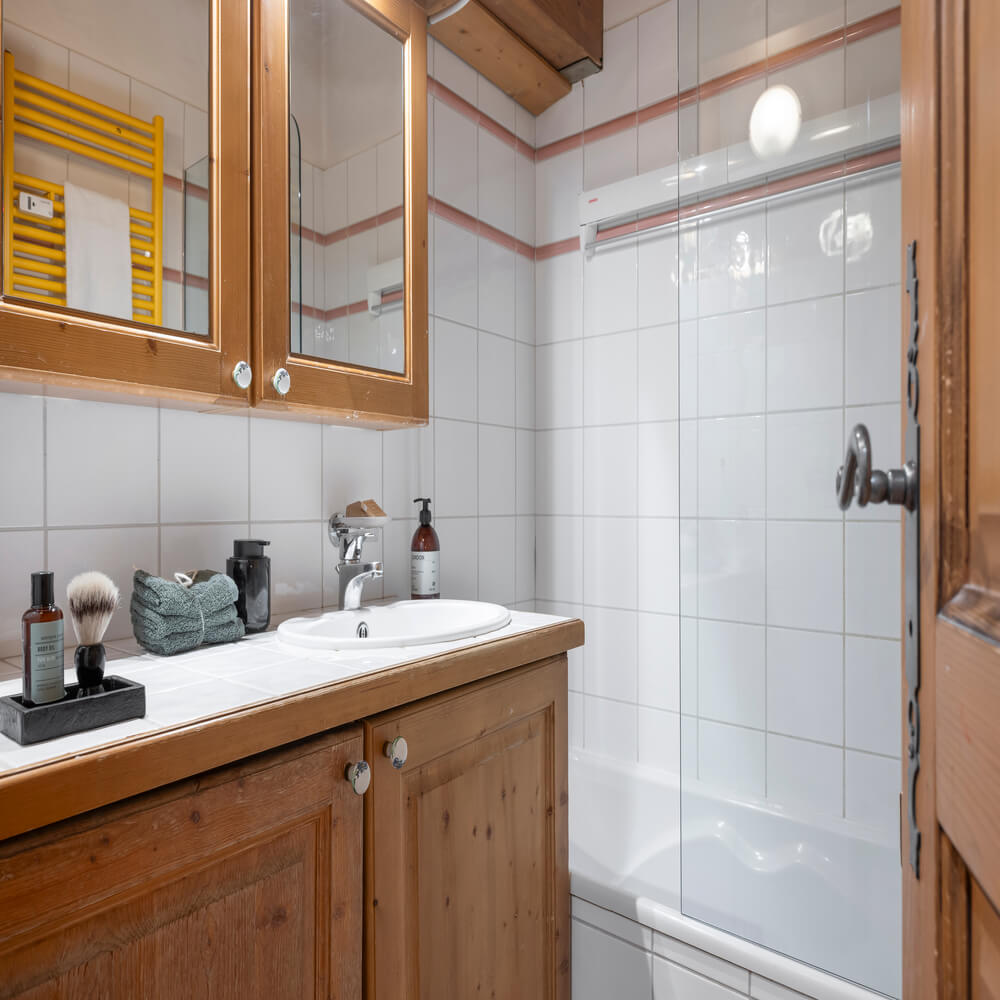 ginabelle-chamonix-bathroom-1460771