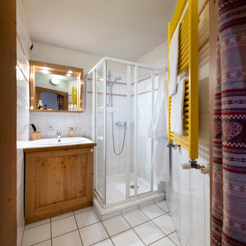 ginabelle-chamonix-bathroom-2-1460757