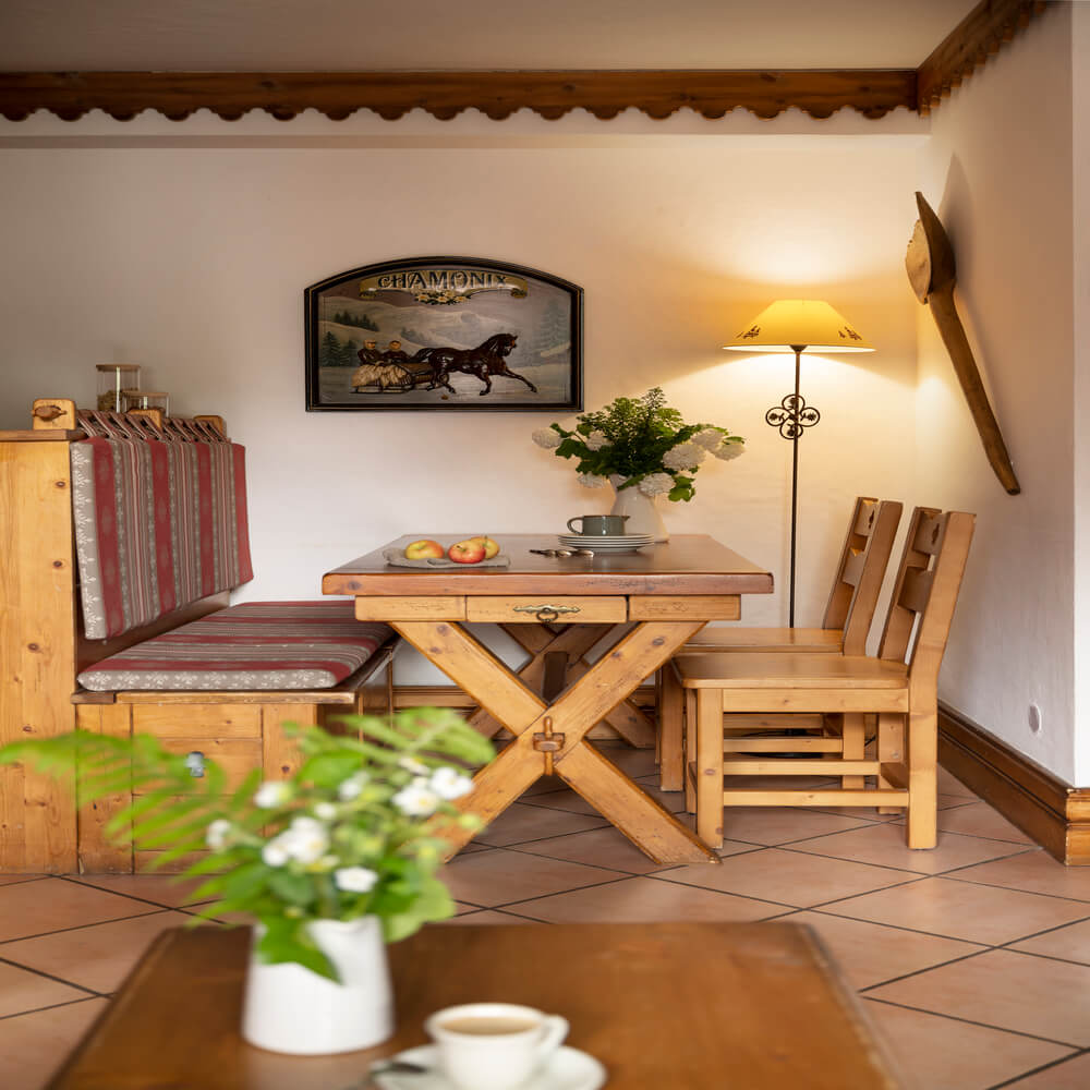 ginabelle-chamonix-dining-area-1460738