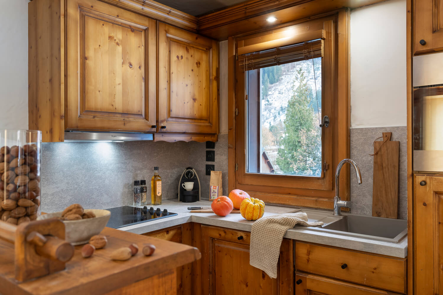 ginabelle-chamonix-kitchen-2-1460722