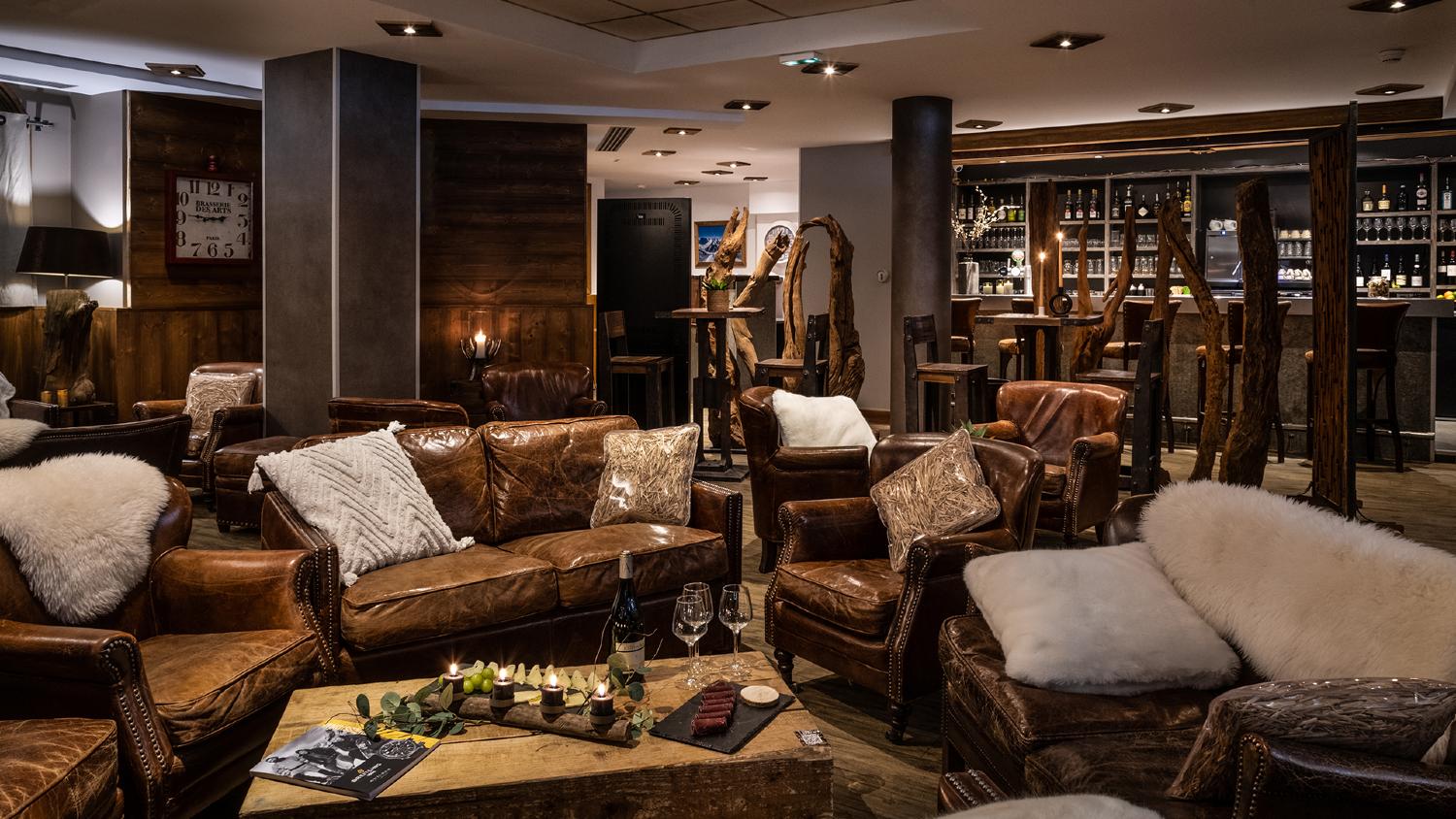 hotel-ski-lodge-bar-2-val-d-isere-6287-1351569