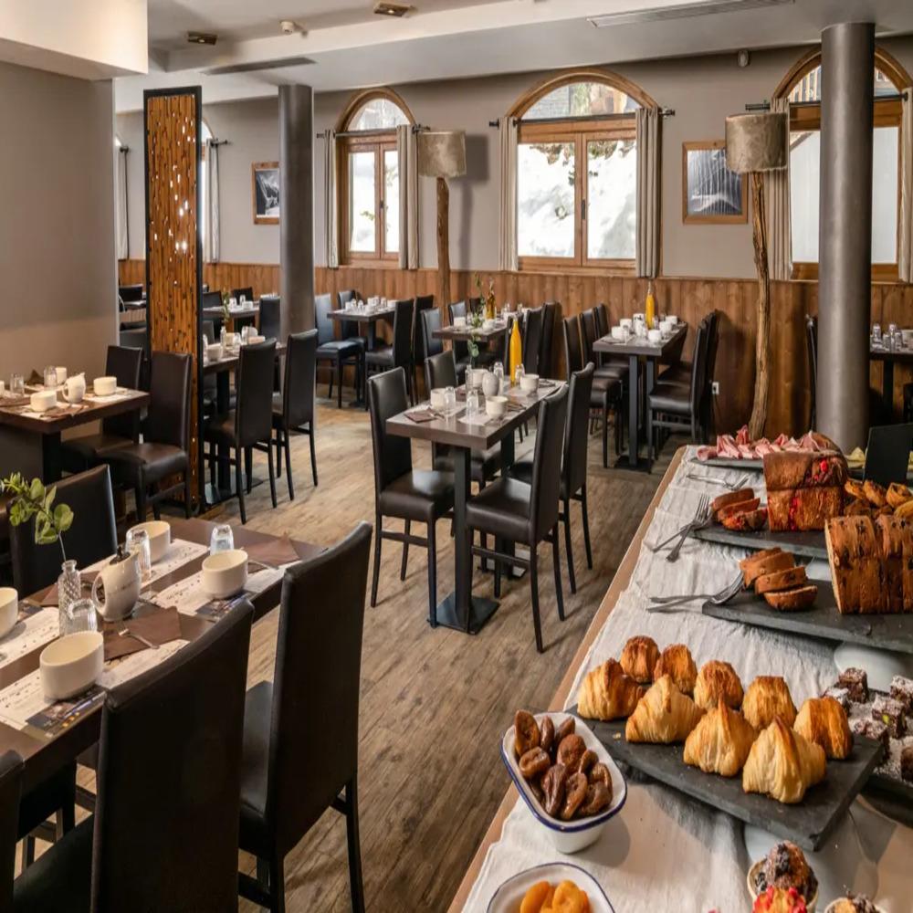 hotel-ski-lodge-val-d-isere-breakfast-buffet-2-w1200-1460938