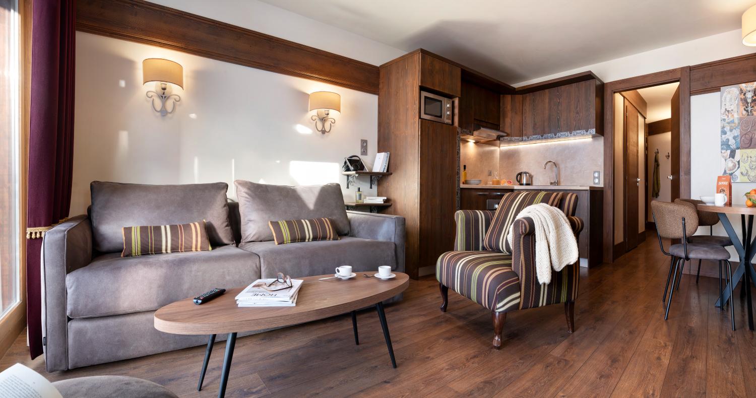 kashmir-3p4-no32-living-room-326065