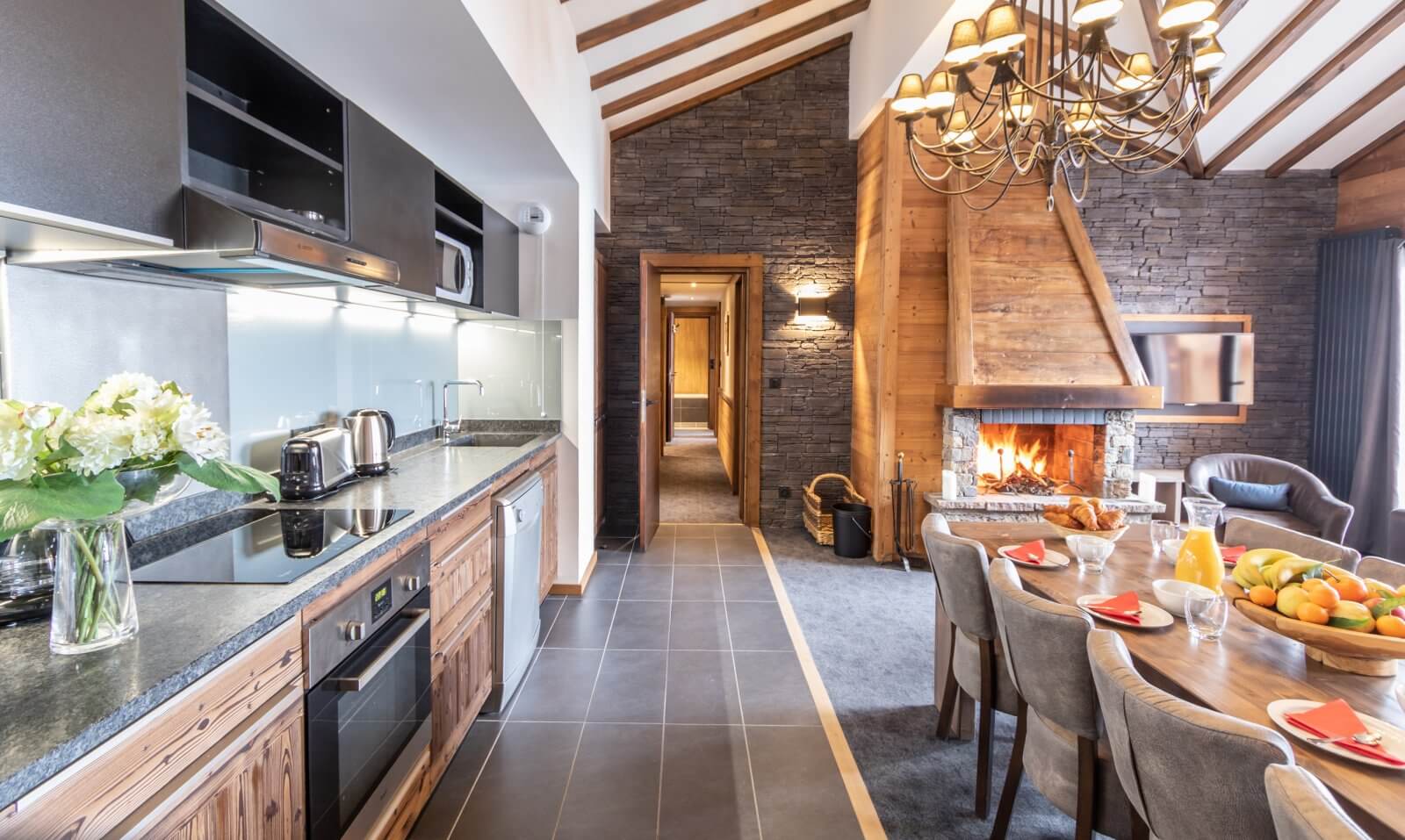 kitchen-diner-apt-8pax-chalet-altitude-vt-263983