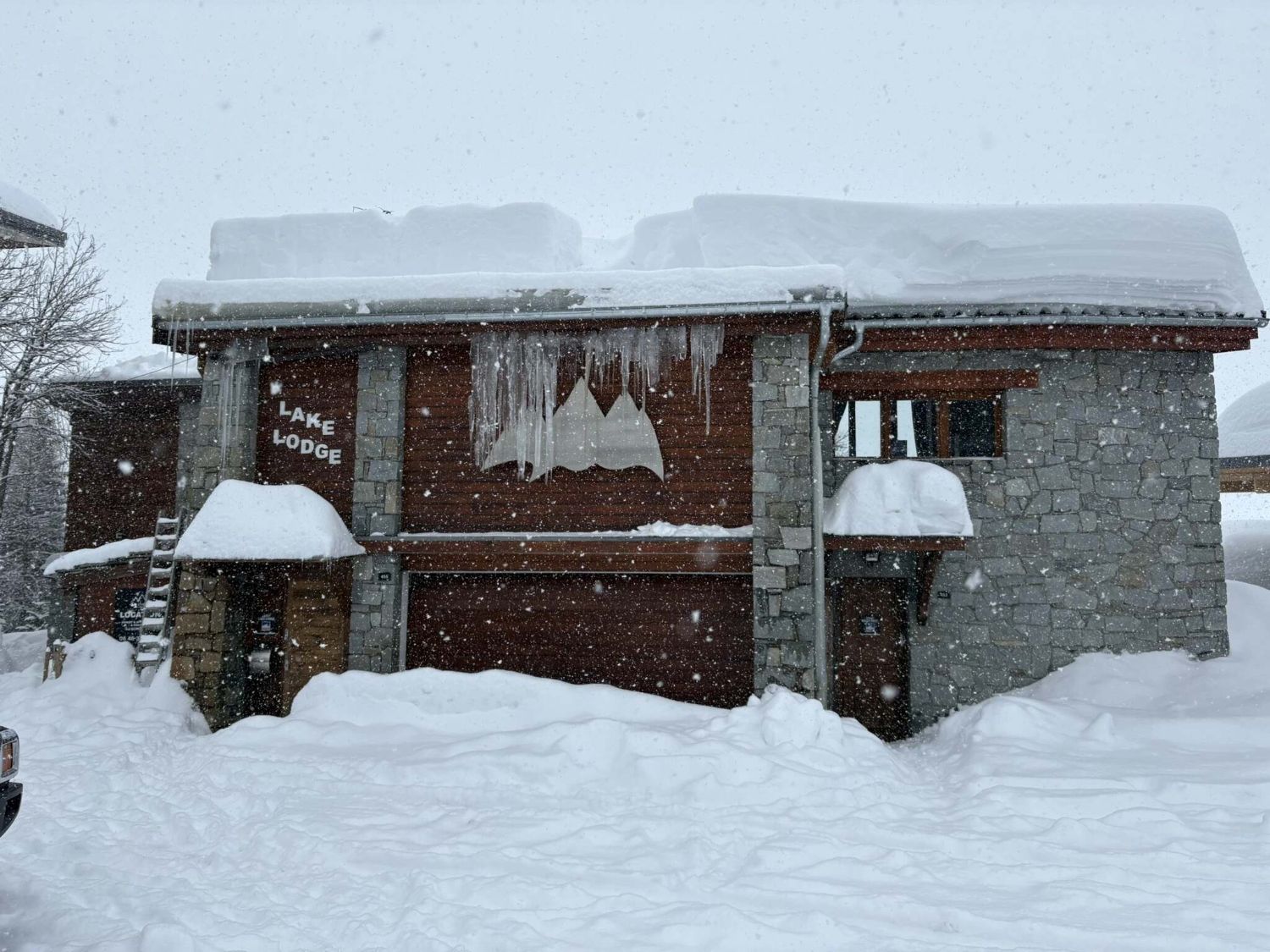 lakelodge-05-1469451