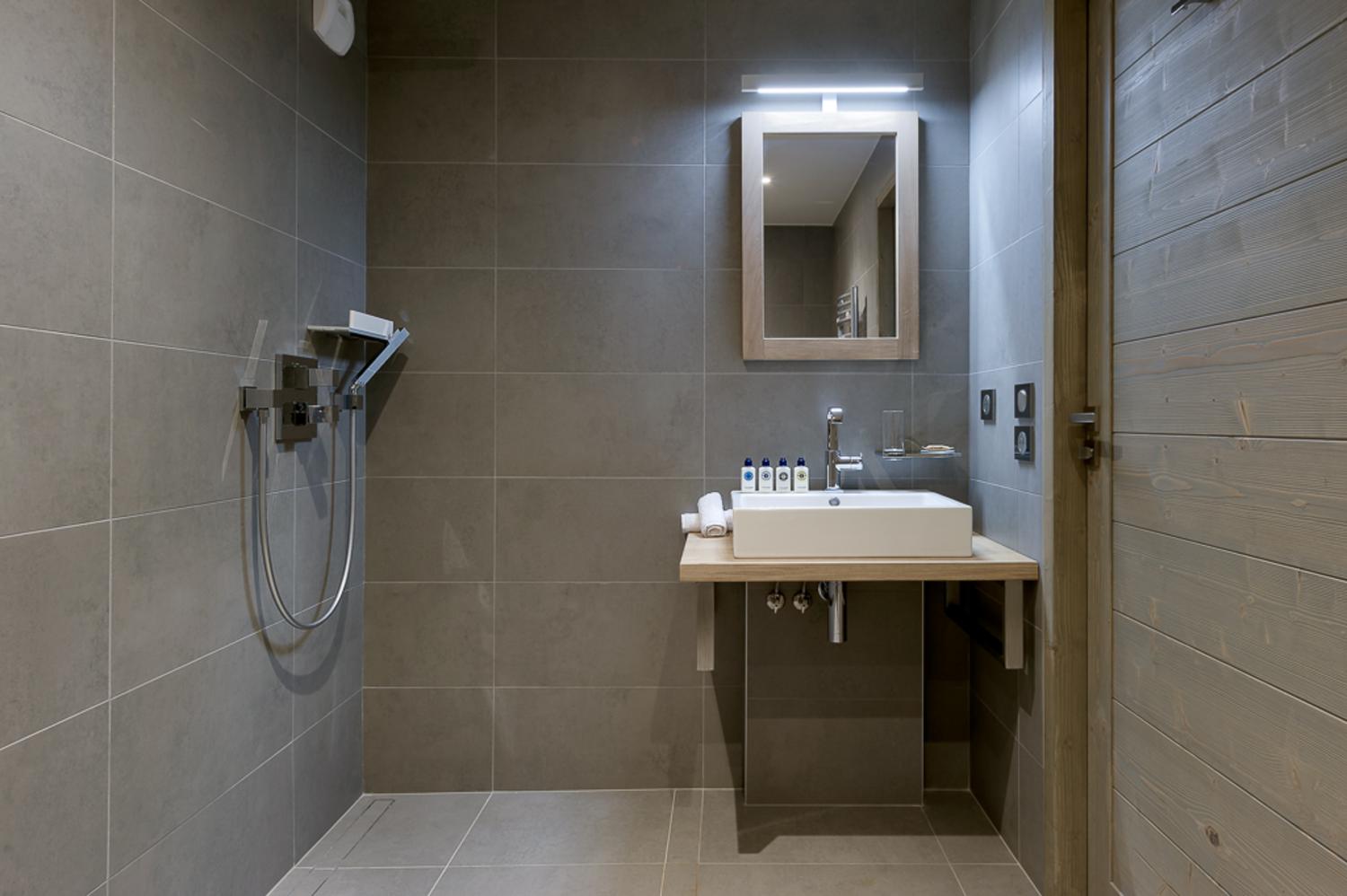 le-c-apt-a01-1-752902