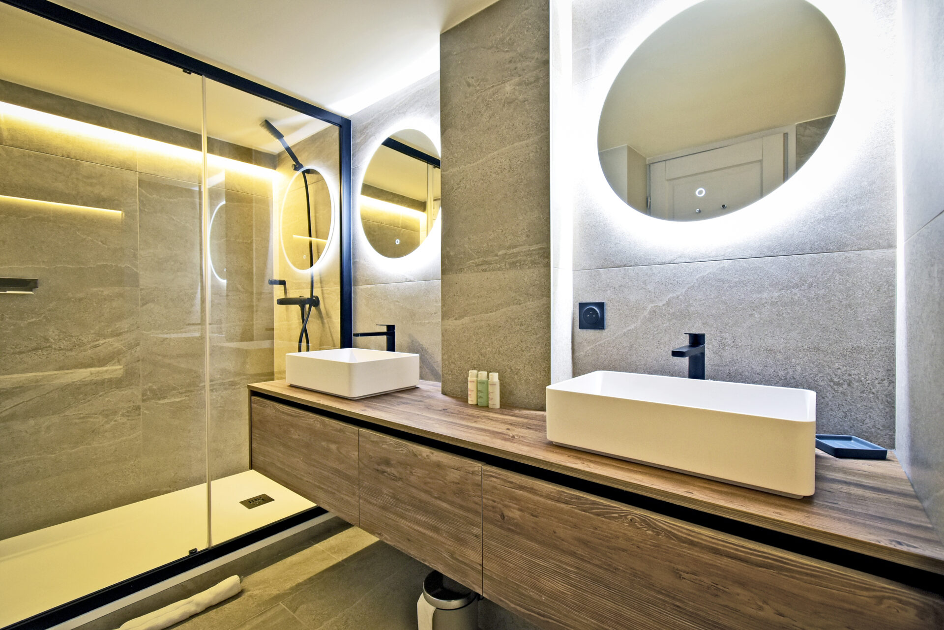 le-ferret-bathroom-1449738