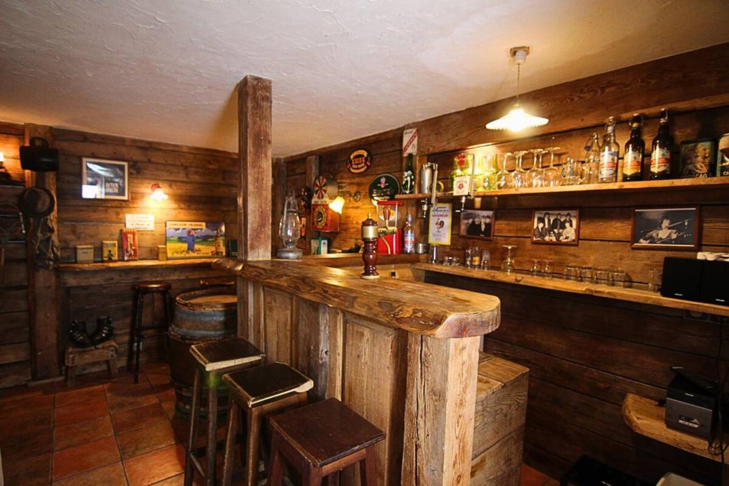 le-vieux-bar-scalewidthwzeymdbd-1466654
