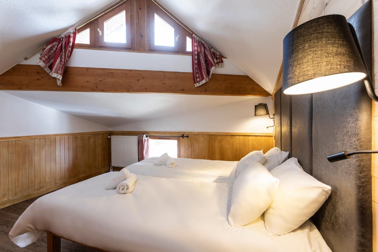 les-balcons-val-thorens-4-6-bed-bedroom-306223