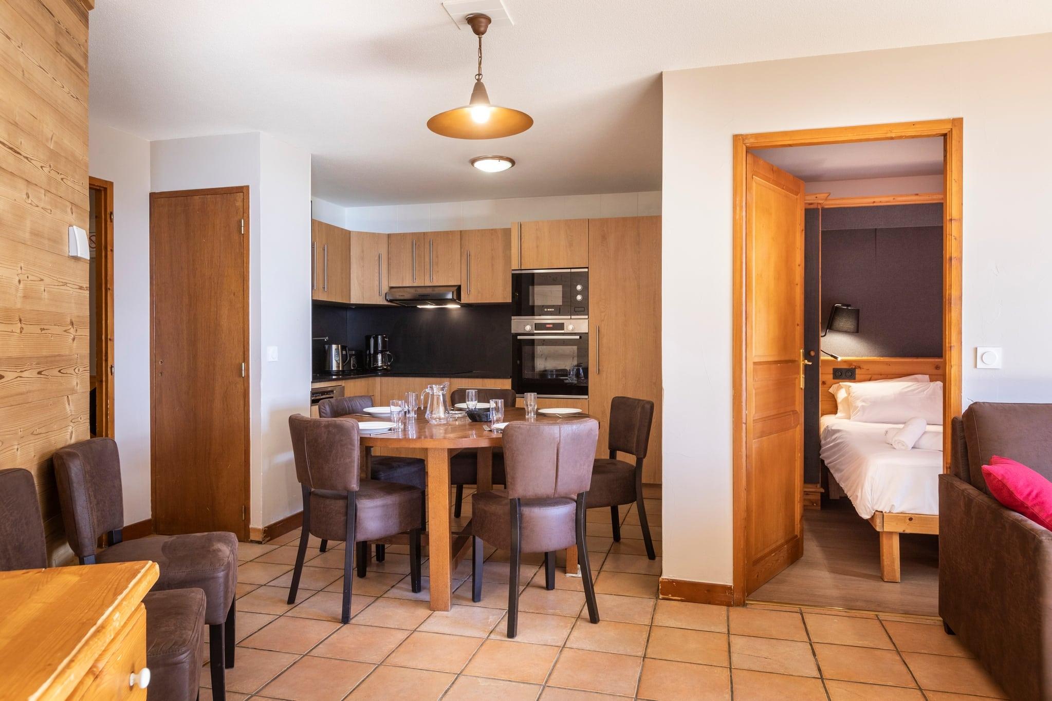 les-balcons-val-thorens-6-8-alcove-kitchen-306286