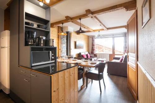 les-balcons-val-thorens-6-8-bed-kitchen-306296