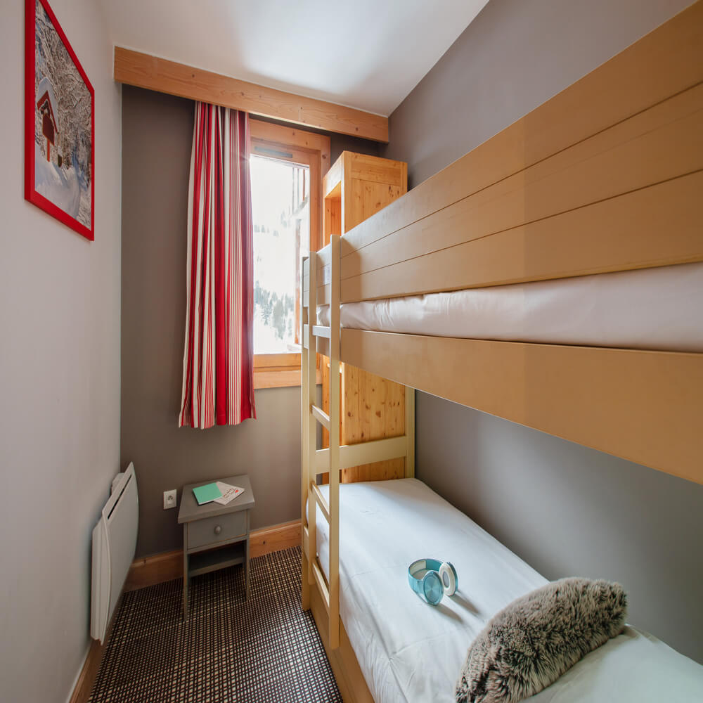 lescrets-m-ribel-bedroom-3-1460803