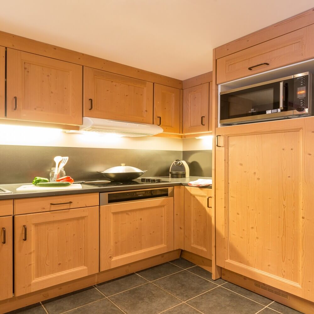 lescrets-m-ribel-kitchen-3-1460793