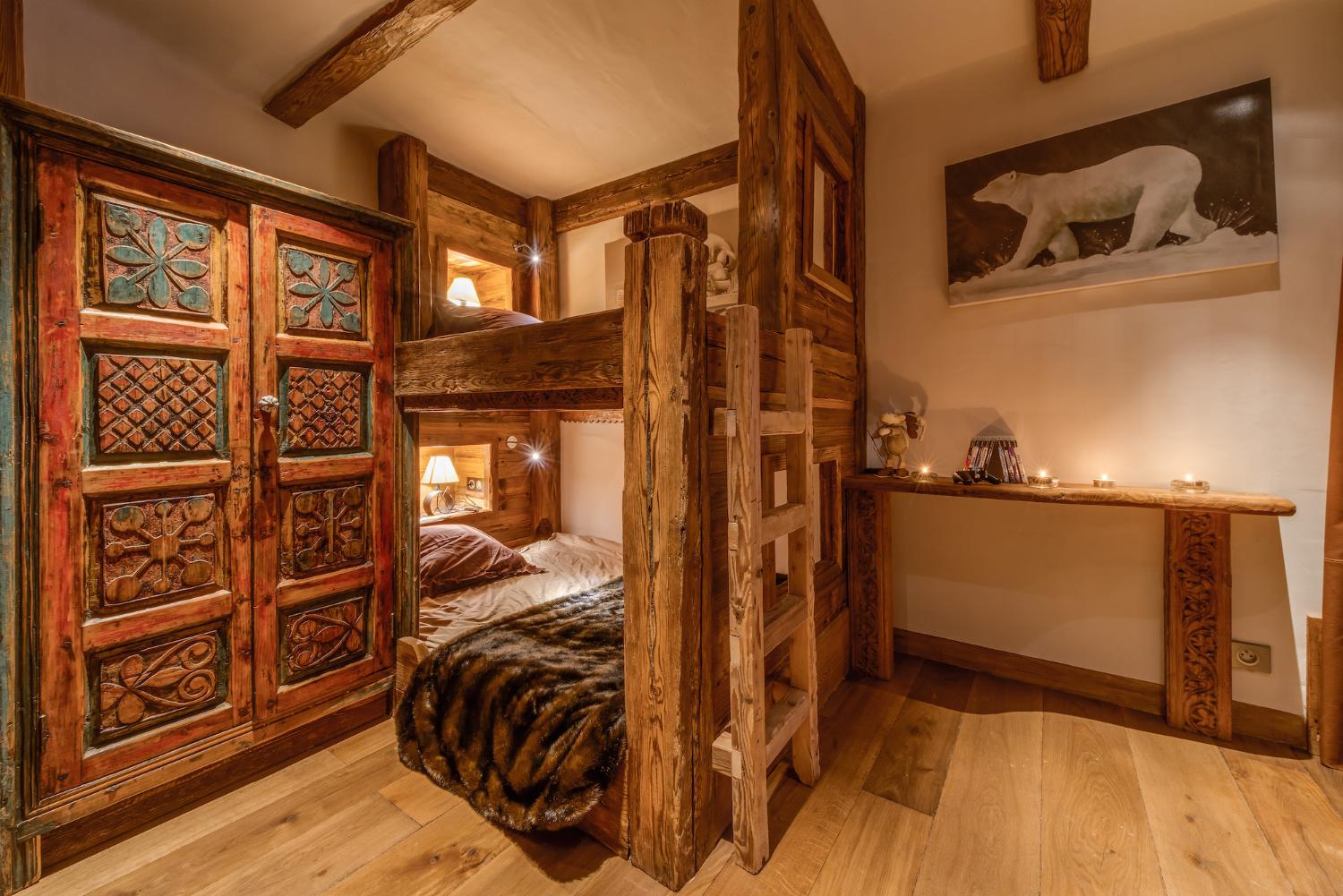 lhotse-bunkroom-1466110