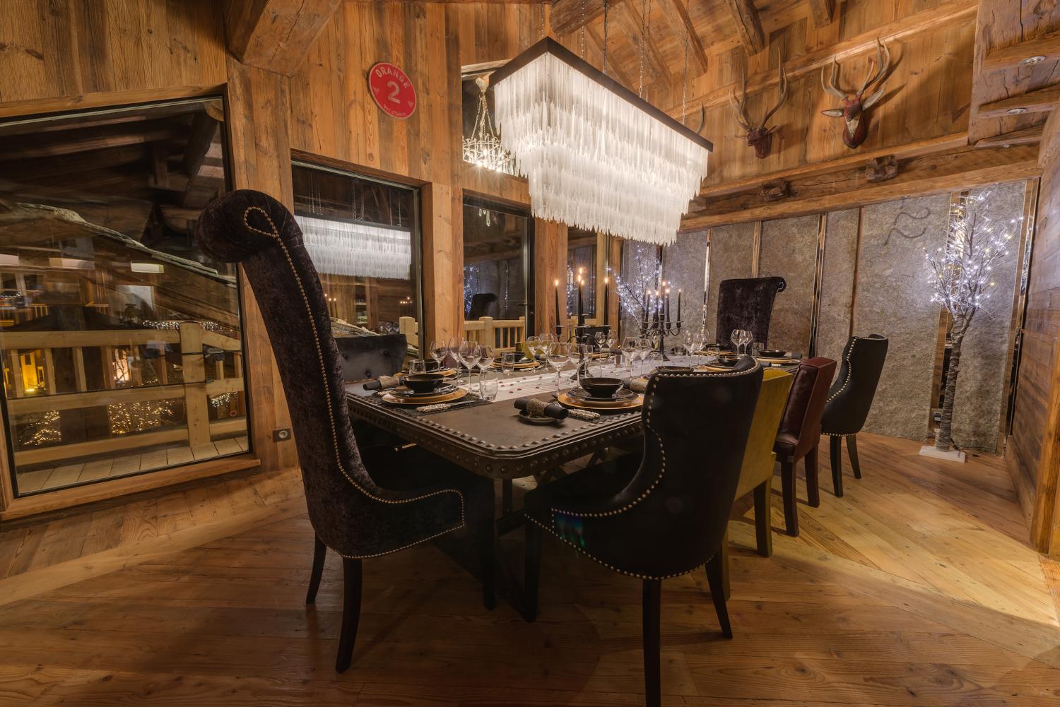 lhotse-dining-1-1466112