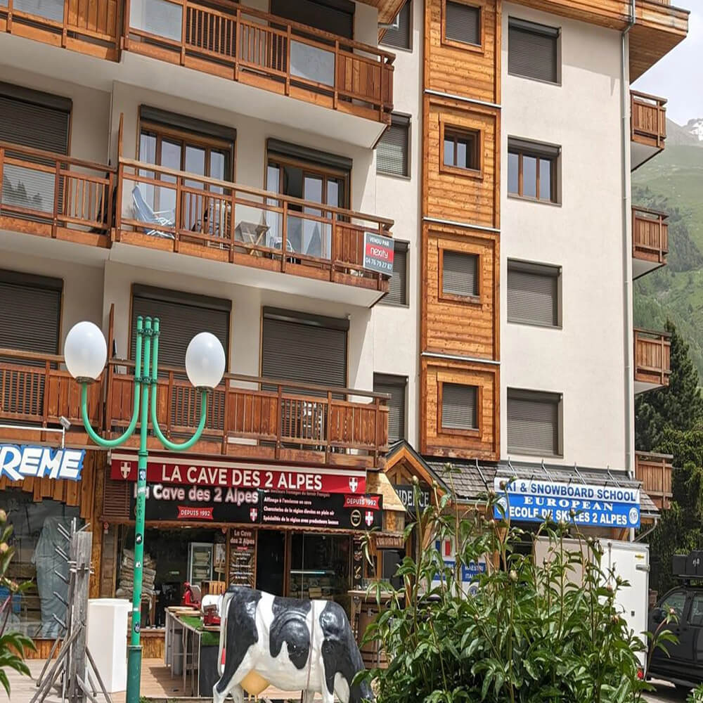 lower-exterior-of-la-residence-in-les-2-alpes-1460968