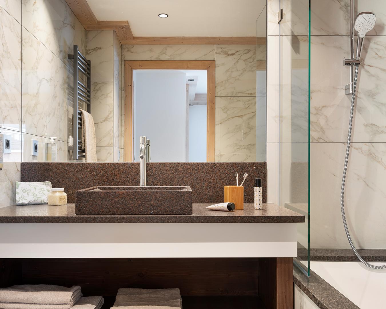 manaka-la-plagne-2p4p-bathroom-776033