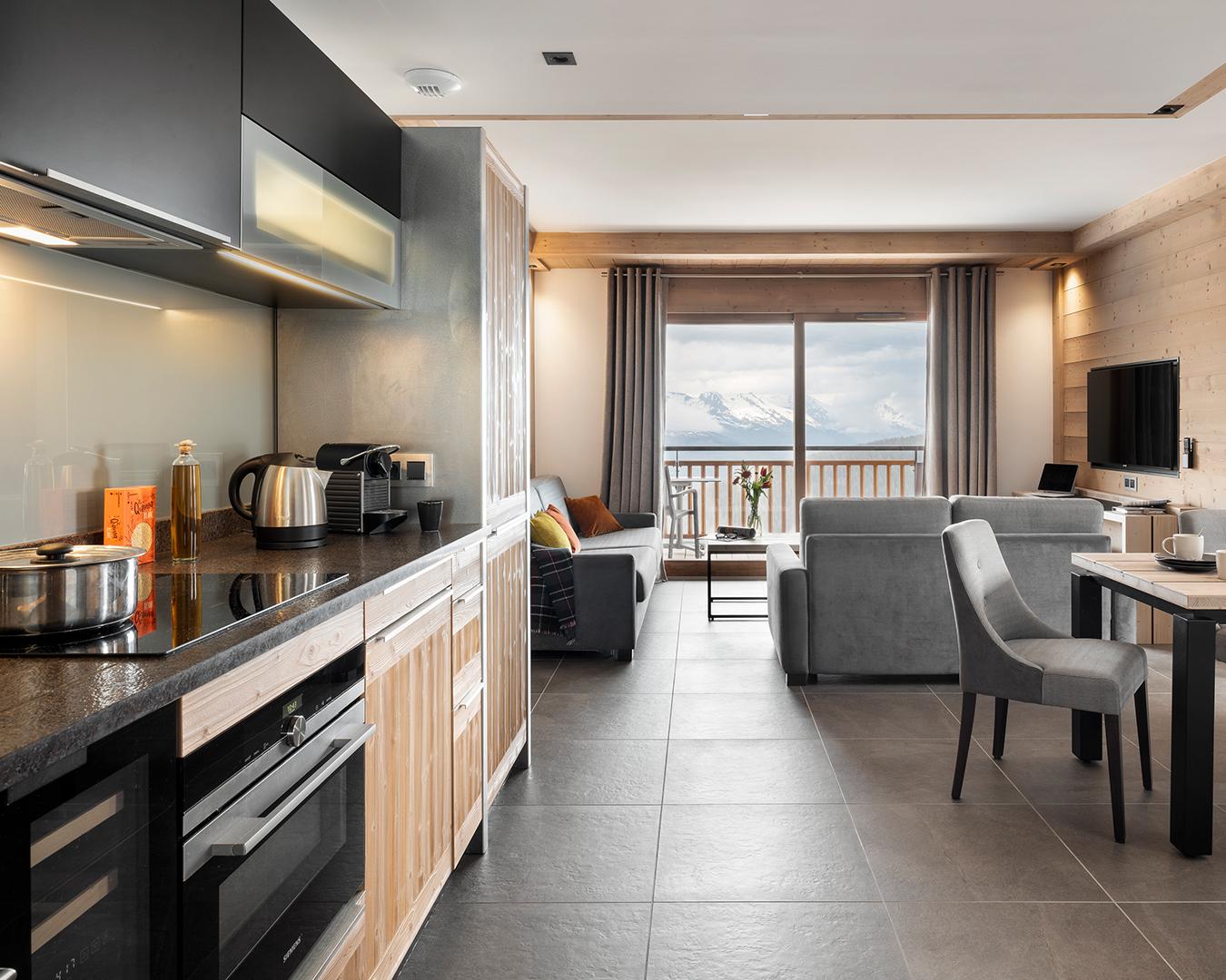 manaka-la-plagne-4p8prest-kitchen-diner-776085