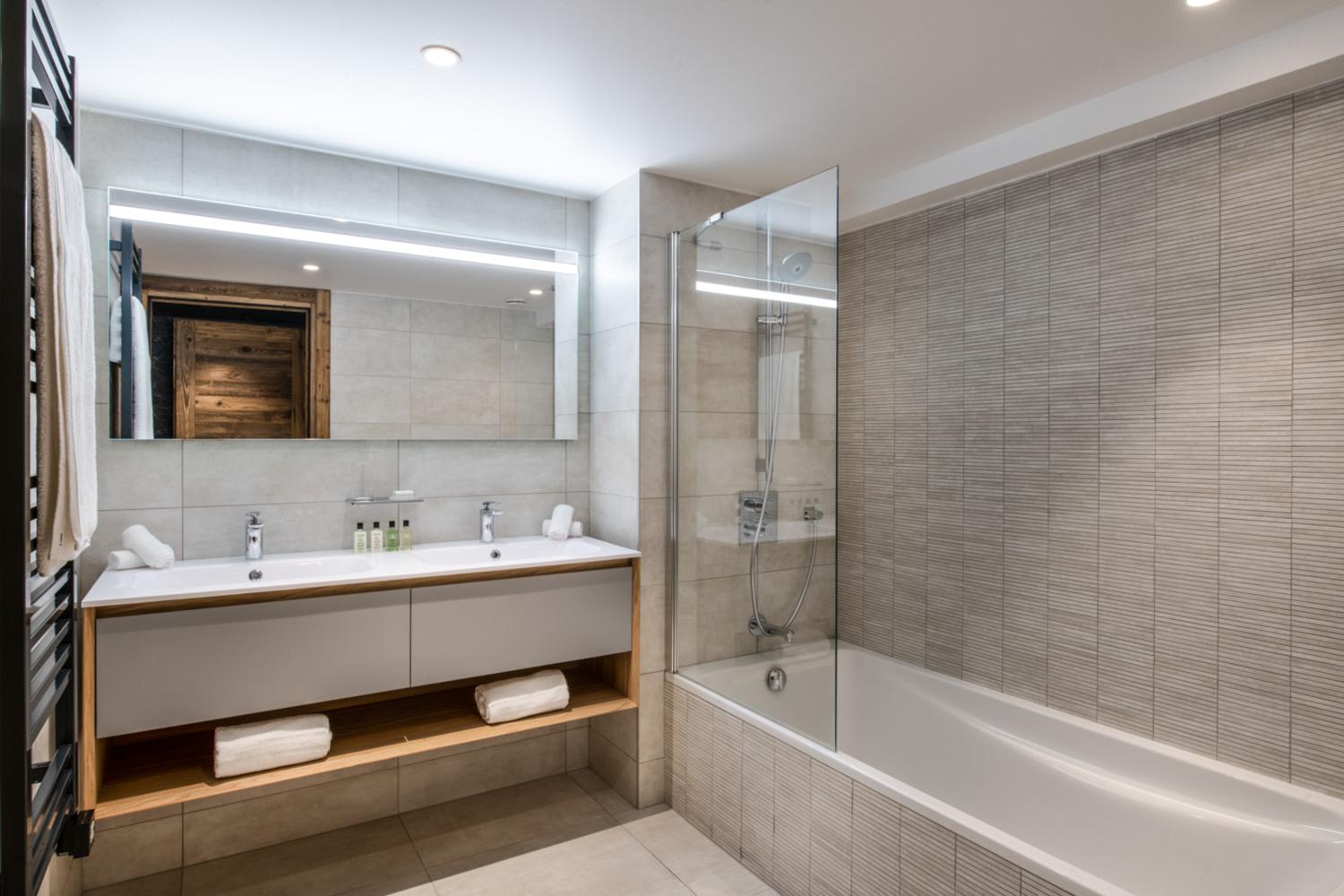 manali-lodge-kailash-dec19-02-768492