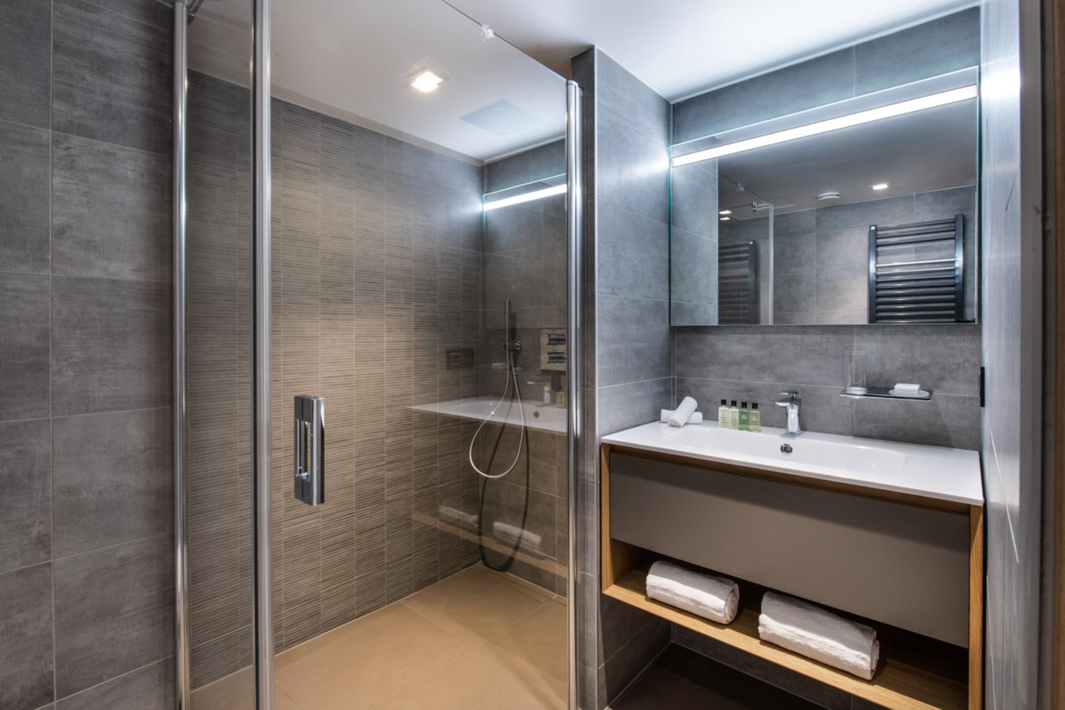 manali-lodge-kangto-dec19-07-768519