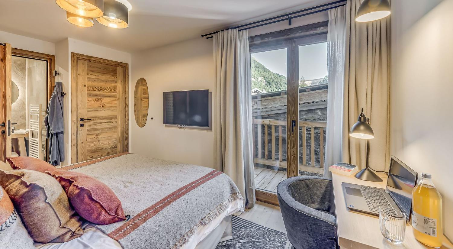 0000000372-03-1229923