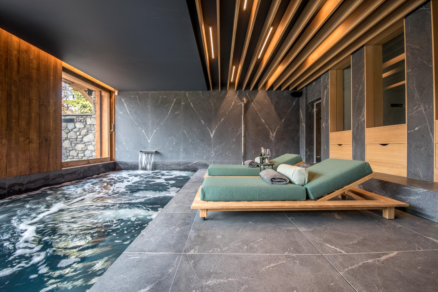 01d5c0f5-0d16-42dd-bc7f-dd71980422ba-1450895