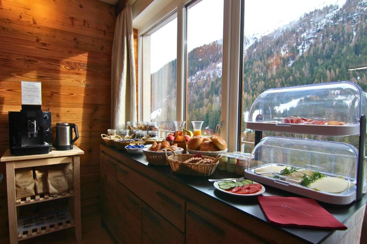 02-scalewidthwzeymdbd-catered-chalet-gabl-sankt-anton-inclusief-ontbijt-1466982