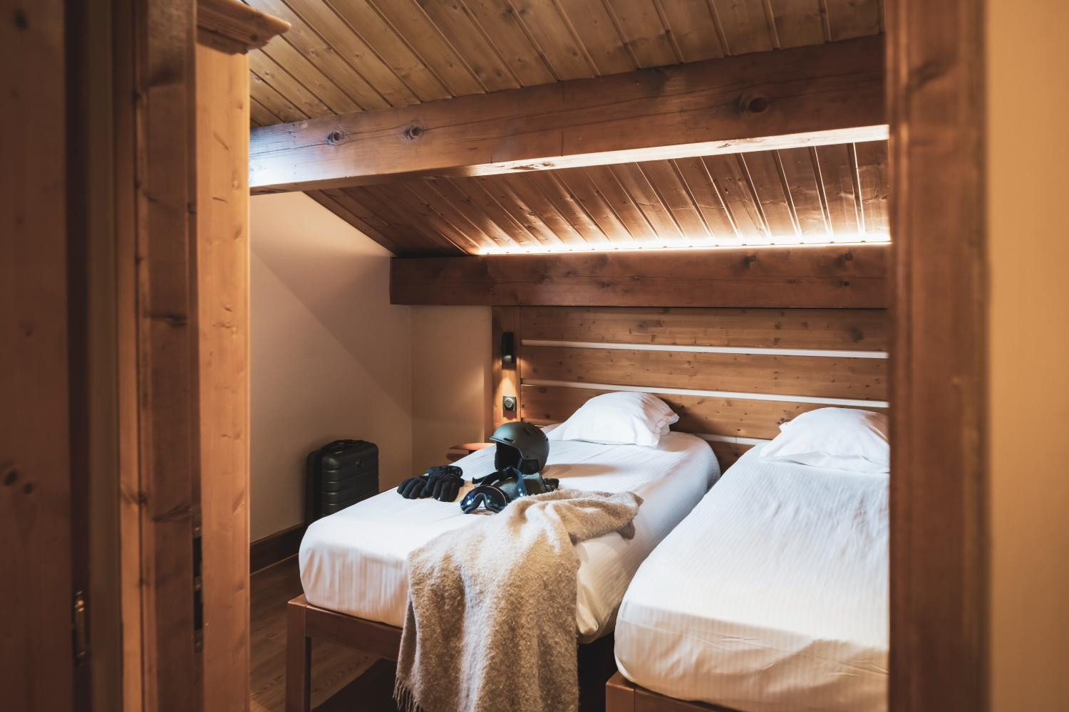 03-montagnettes-residence-sapiniere-menuires-5p8-chambre-twin-04-cande-2026-1450730