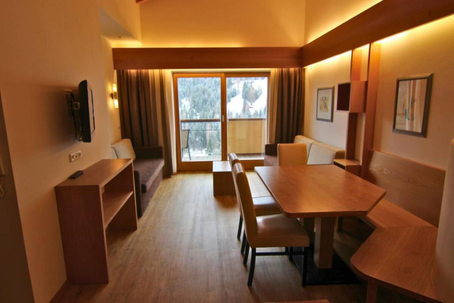 04-scalewidthwzeymdbd-catered-chalet-gretl-serfaus-woonkamer-appartement-1467006 04-scalewidthwzeymdbd-catered-chalet-gretl-serfaus-woonkamer-appartement-1467006