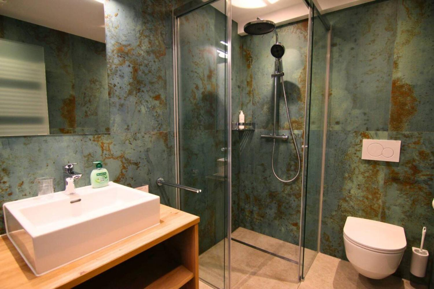 05-scalewidthwzeymdbd-catered-chalet-christiane-sankt-anton-badkamer-1466829