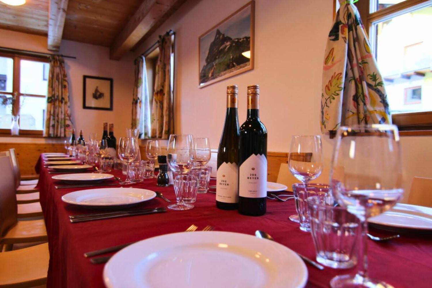 05-scalewidthwzeymdbd-catered-chalet-levett-sankt-anton-dinertafel-1467119