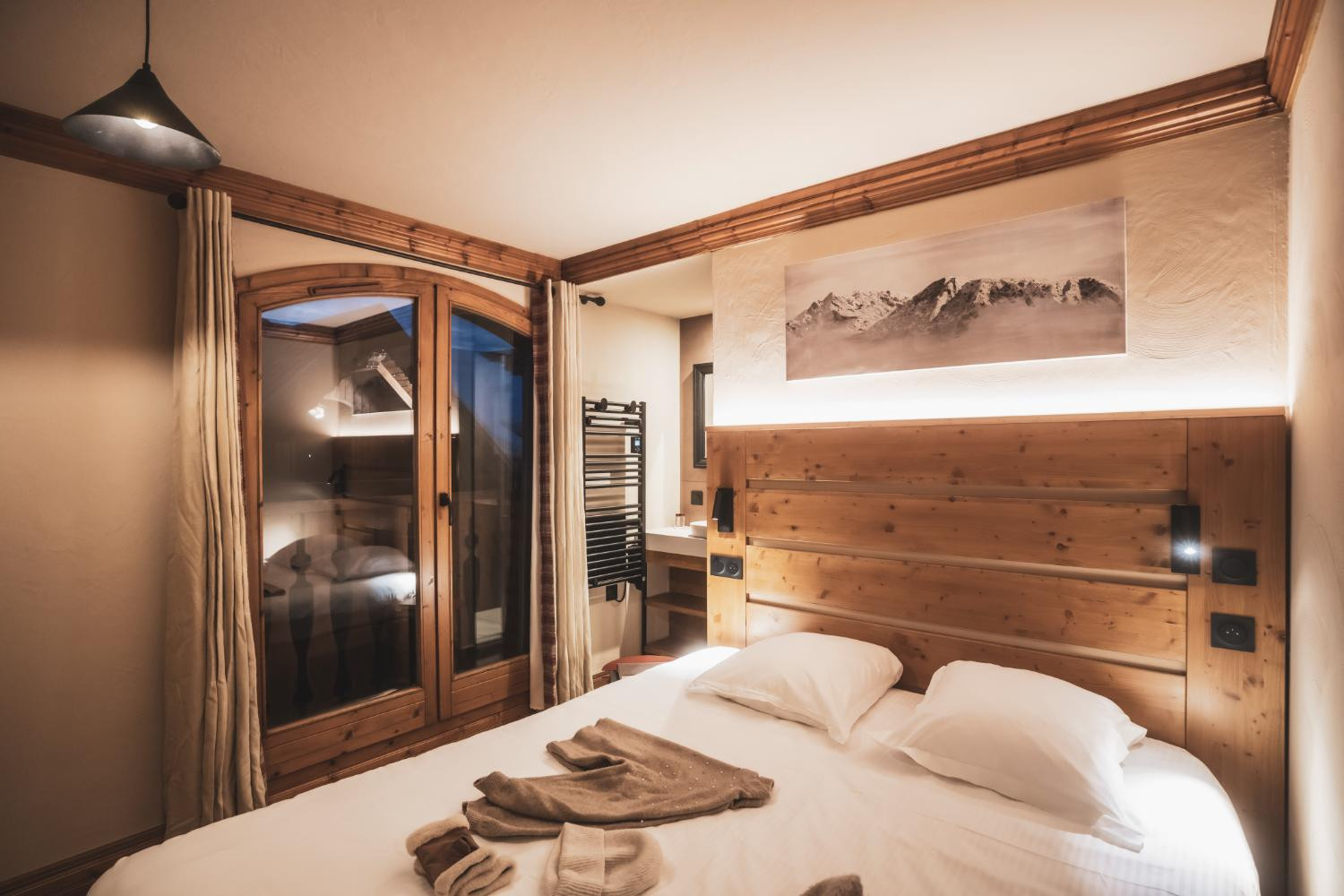 06-montagnettes-residence-sapiniere-menuires-5p8s-chambre-double-03-cande-2026-1464542