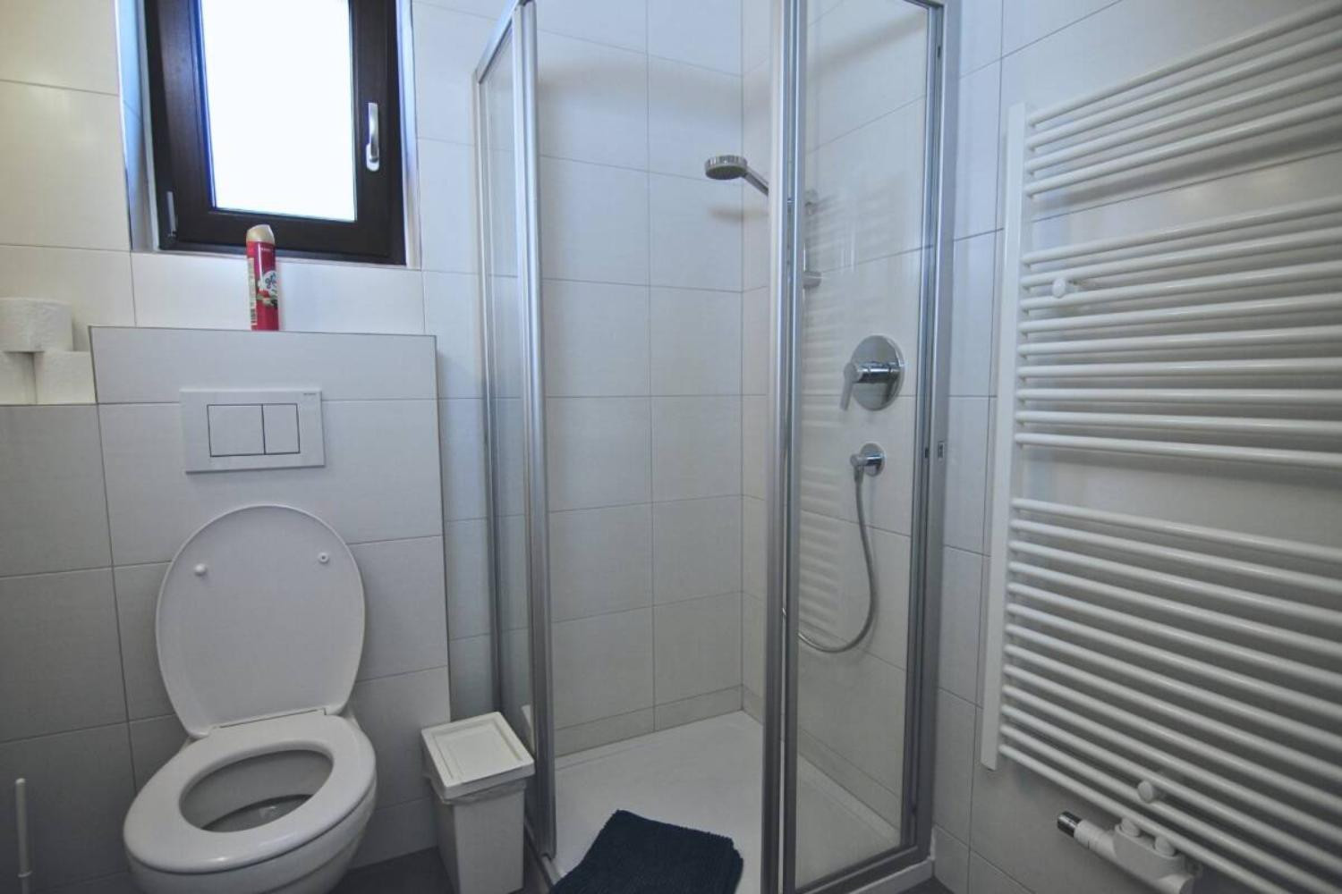 06-scalewidthwzeymdbd-catered-chalet-raeterhof-fiss-badkamer-1467157