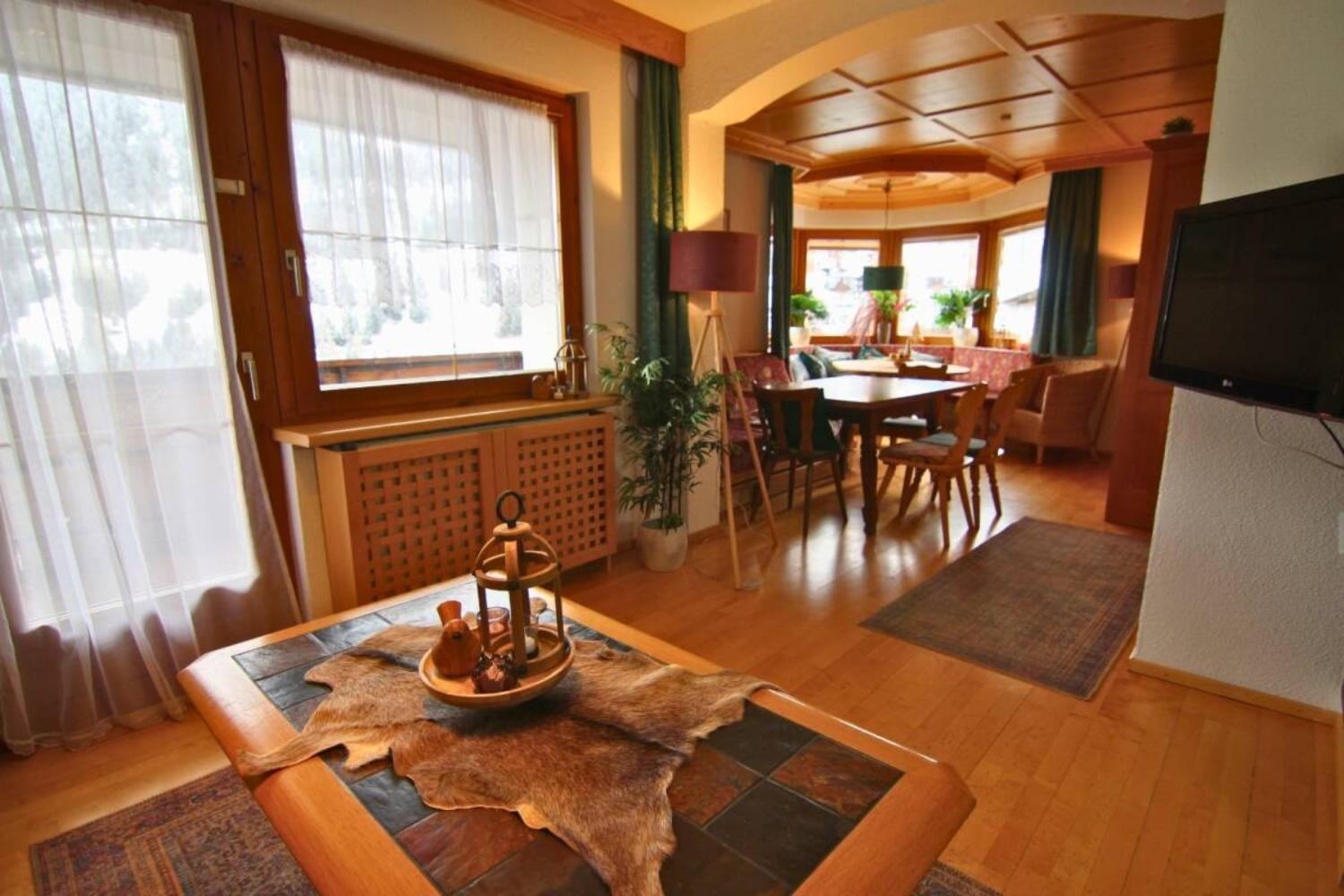 07-scalewidthwzeymdbd-catered-chalet-gretl-serfaus-woonkamer-1467009 07-scalewidthwzeymdbd-catered-chalet-gretl-serfaus-woonkamer-1467009