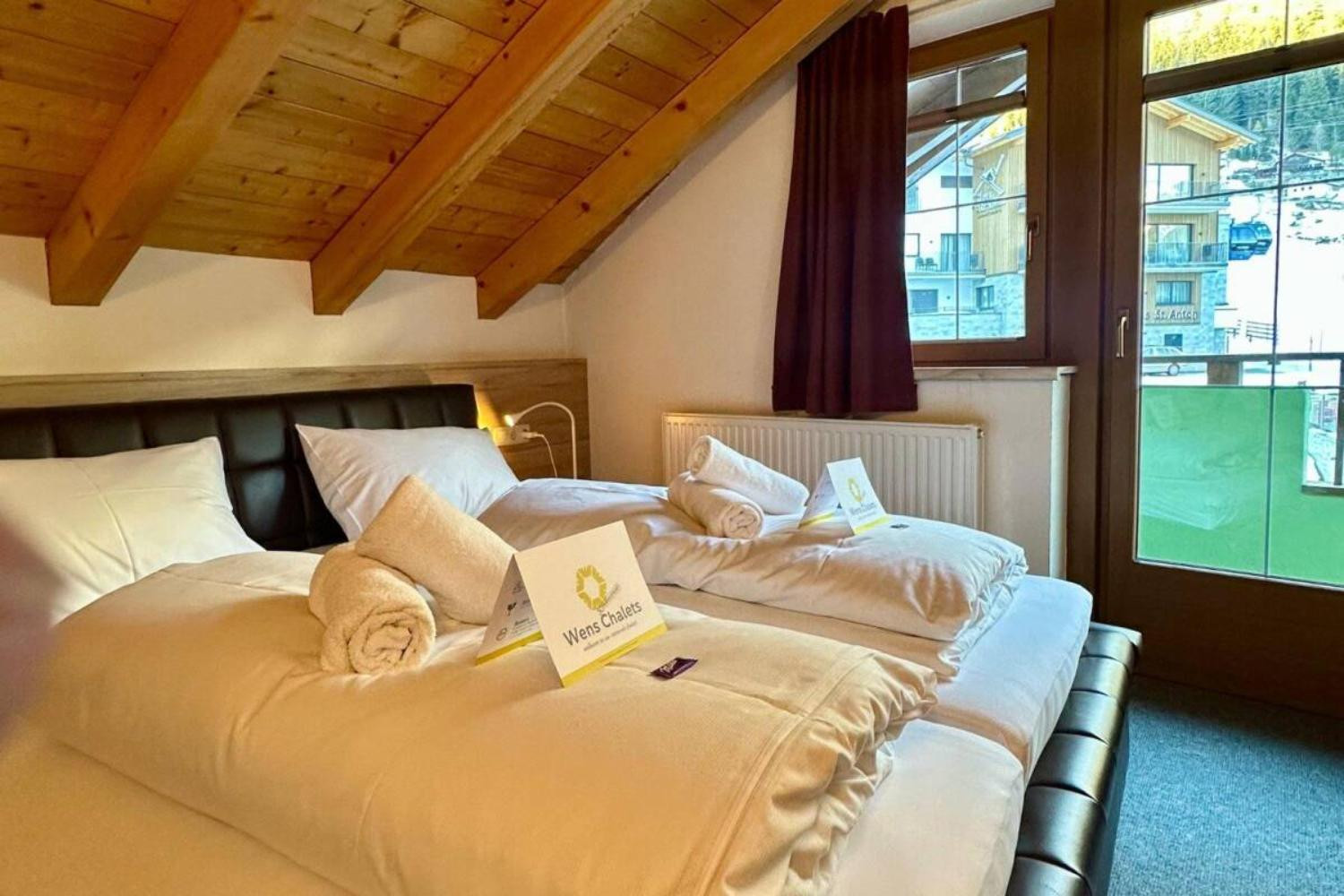08-scalewidthwzeymdbd-catered-chalet-eisfall-sankt-anton-tweepersoonskamer-1466935