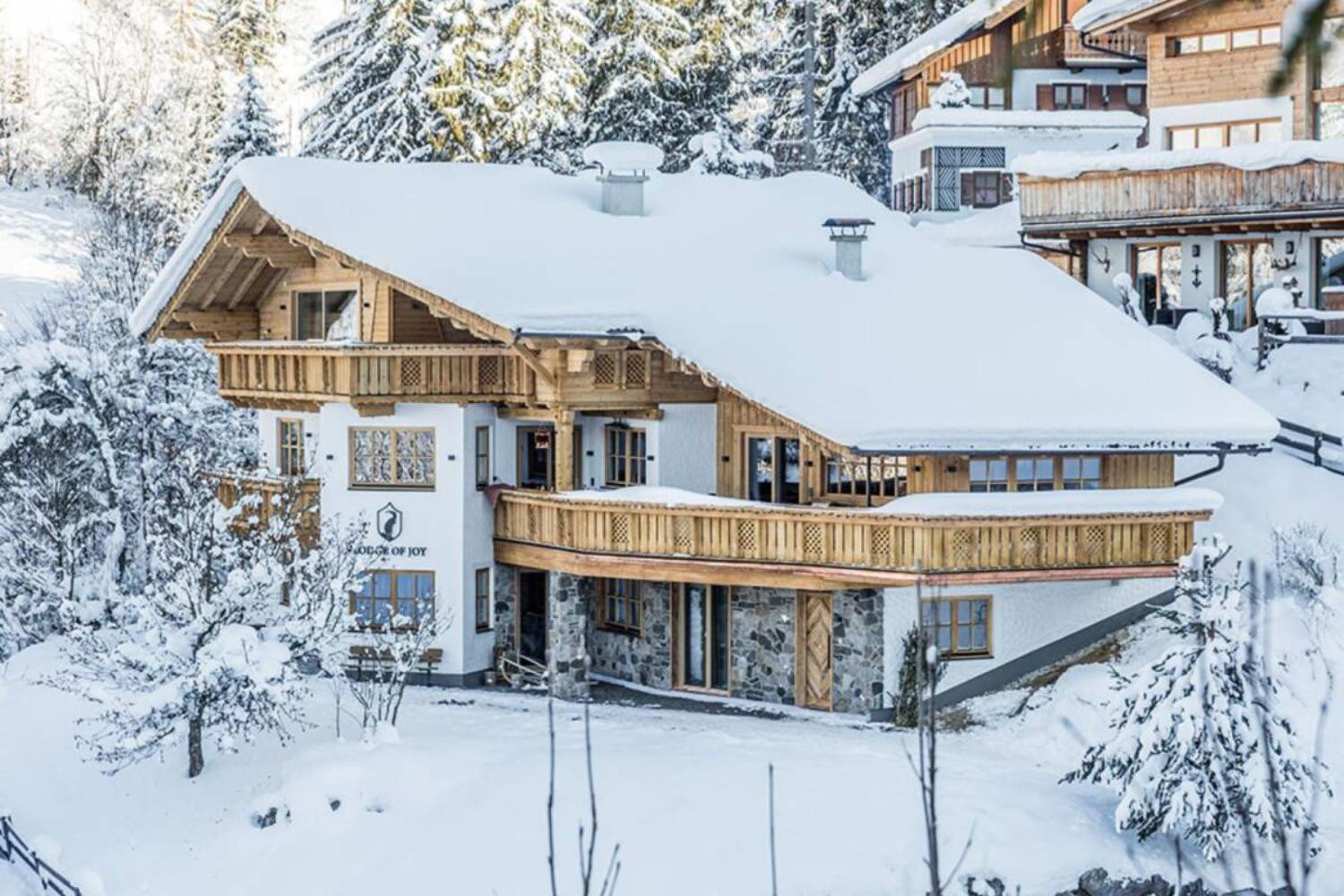 1-catered-chalet-lodge-of-joy-wagrain-flachau-voorzijde-scalewidthwzeymdbd-1467040