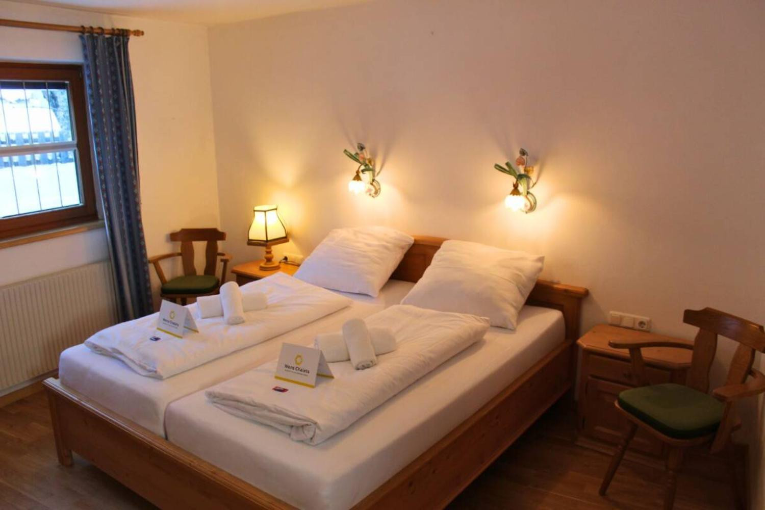 10-catered-chalet-dorferhaus-gerlos-master-bedroom-scalewidthwzeymdbd-1466921 10-catered-chalet-dorferhaus-gerlos-master-bedroom-scalewidthwzeymdbd-1466921