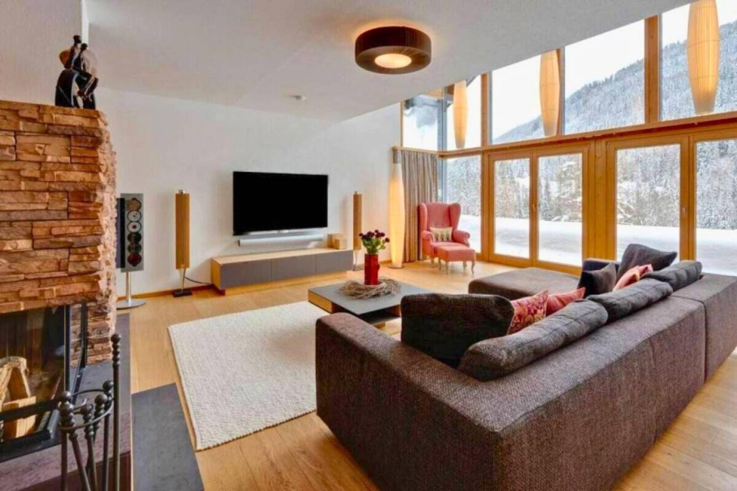 10-scalewidthwzeymdbd-catered-chalet-anna-maria-sankt-anton-woonkamer-met-uitzicht-1466814