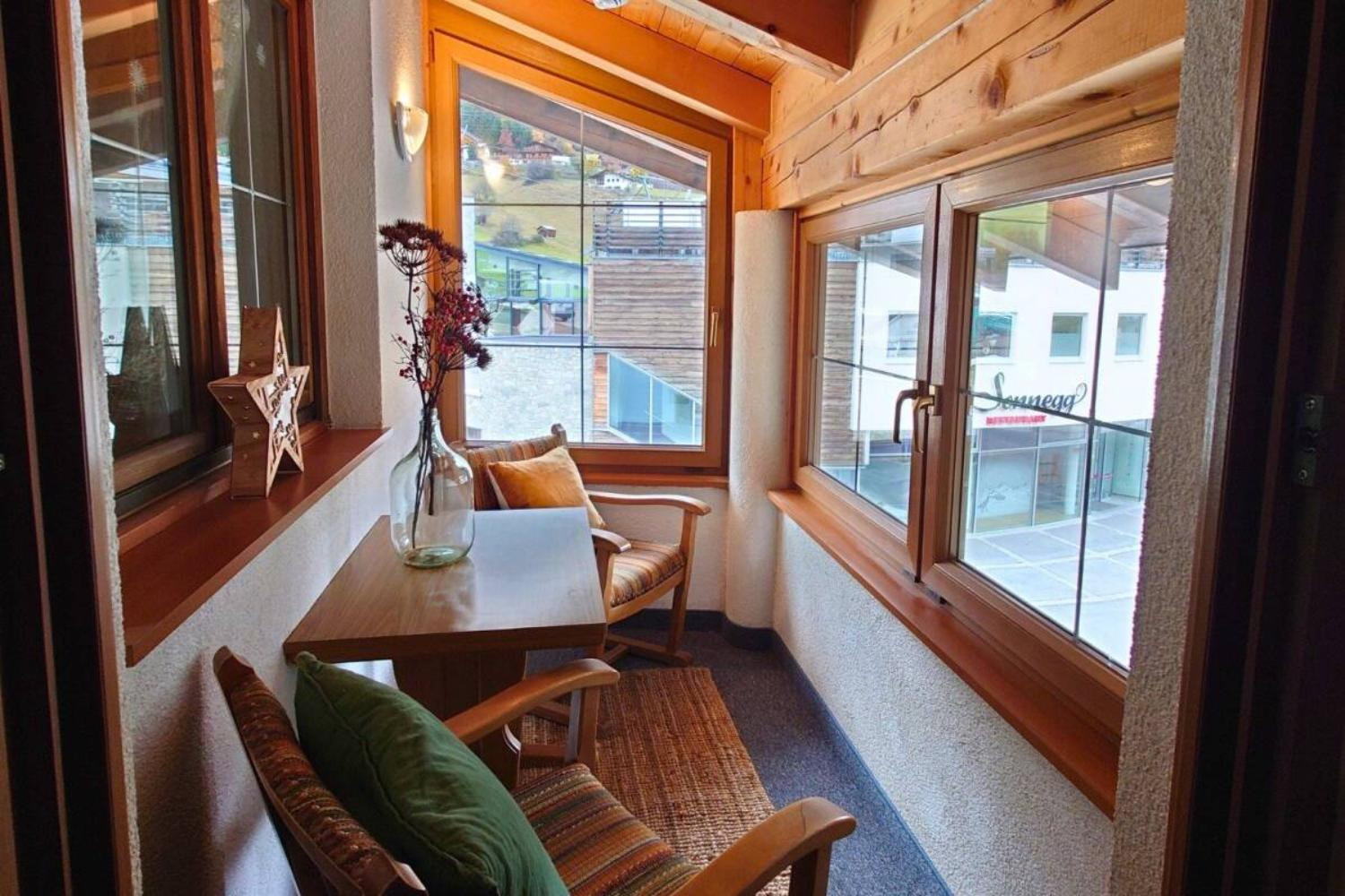 10-scalewidthwzeymdbd-catered-chalet-eisfall-sankt-anton-zitruimte-1466939