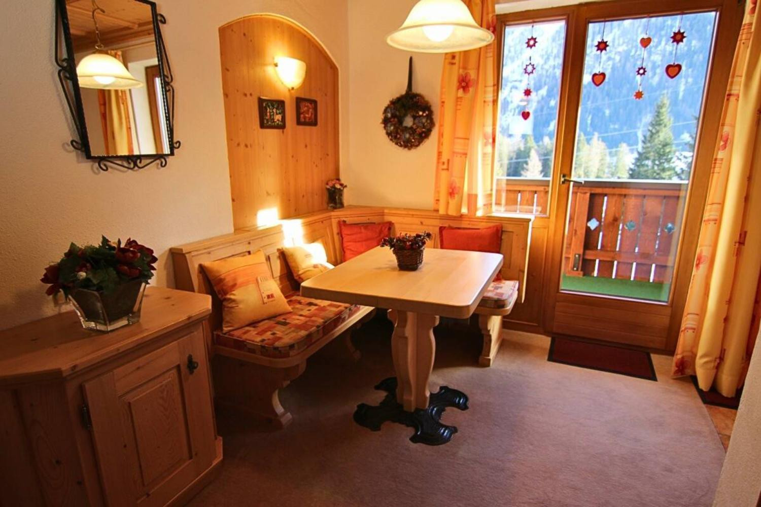 11-scalewidthwzeymdbd-catered-chalet-christoph-sankt-anton-gezamenlijke-ruimte-1466854