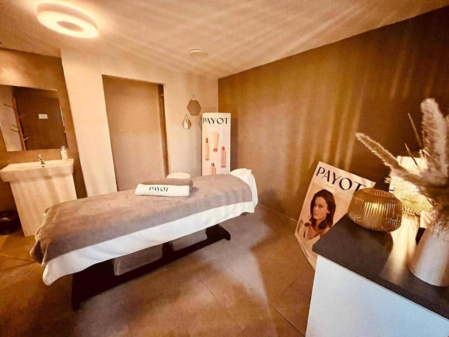 12-2896-tmpae5b-cabine-spa-999884