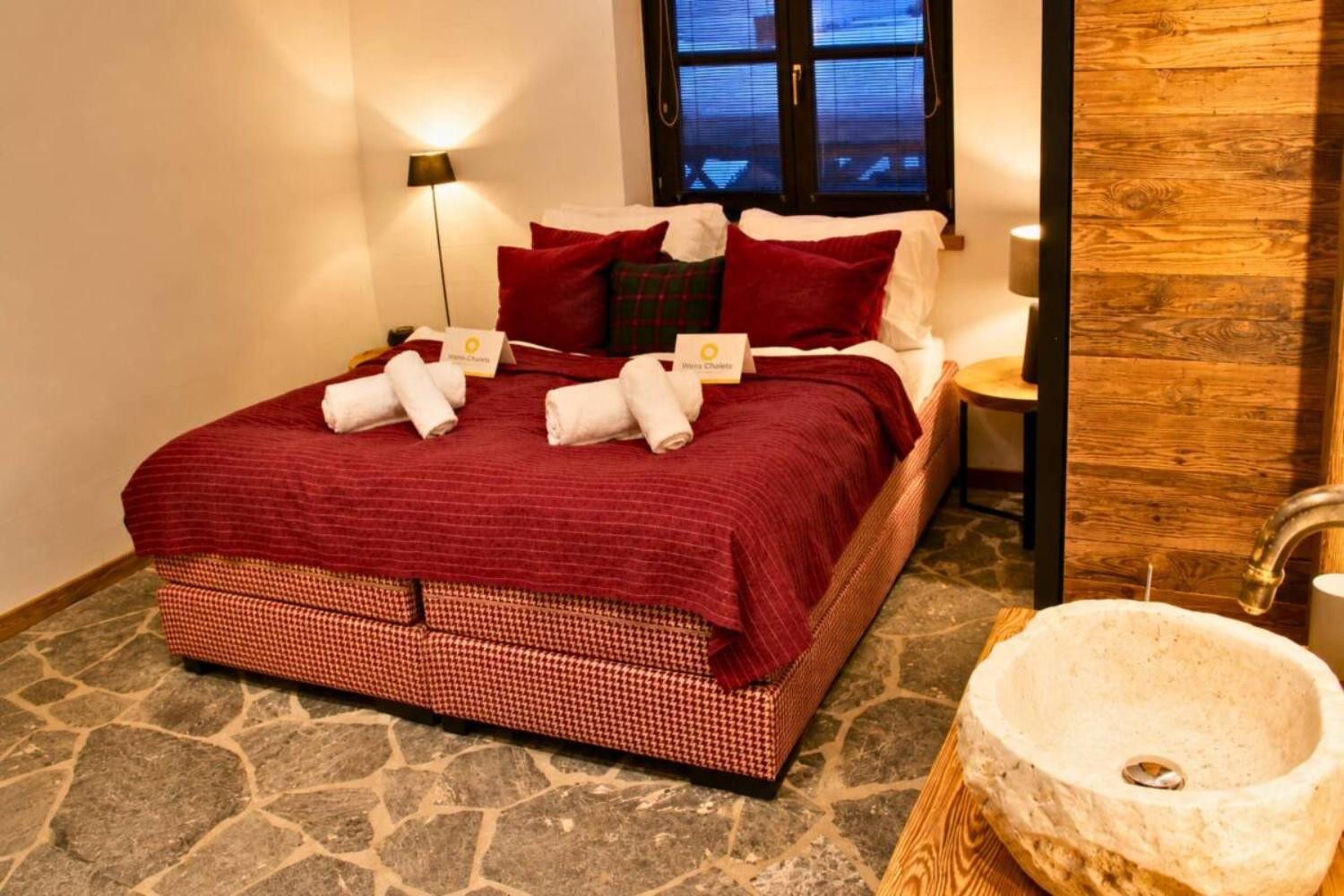 12-catered-chalet-lodge-of-joy-wagrain-flachau-tweepersoonskamer-met-sauna-en-turks-stoombad-3-scalewidthwzeymdbd-1467049