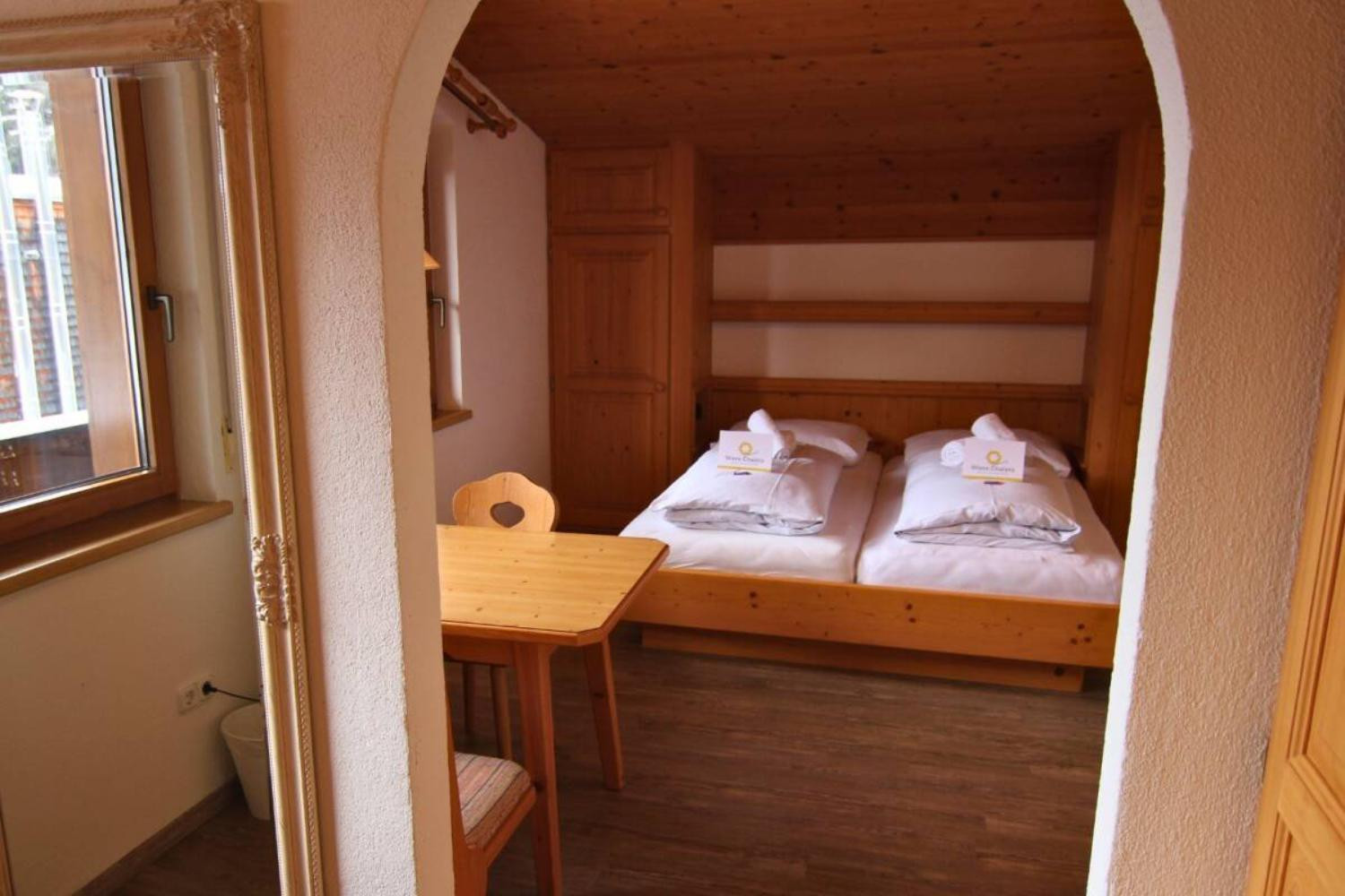 12-scalewidthwzeymdbd-catered-chalet-angela-arlberg-sankt-anton-am-arlberg-tweepersoonskamer-1466800