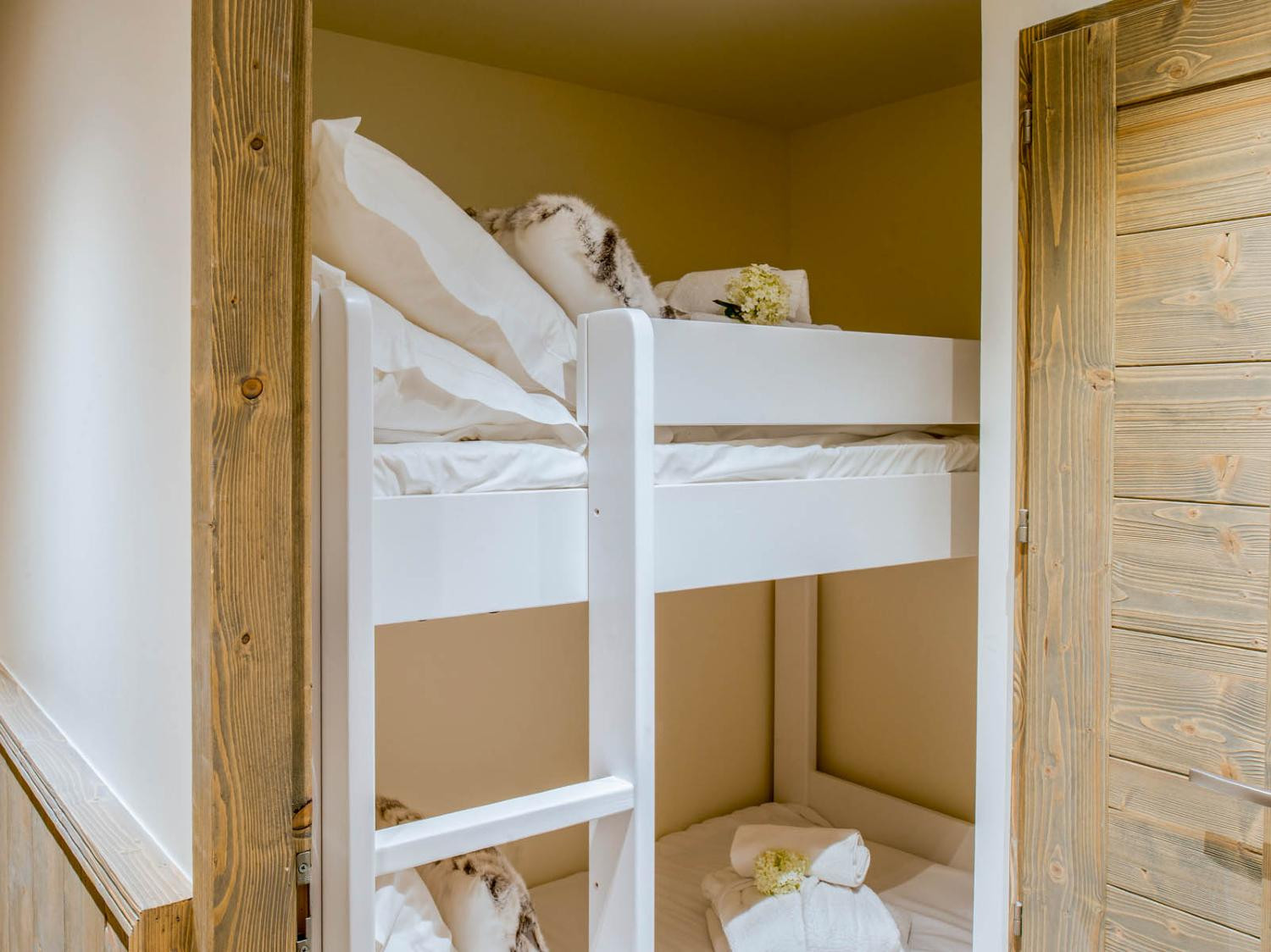 12mammoth-lodge-d024-1147741 12mammoth-lodge-d024-1147741