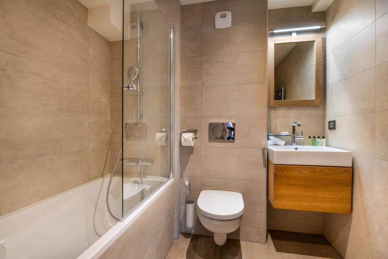 13pg-mammoth-lodge-d07-011-1147806