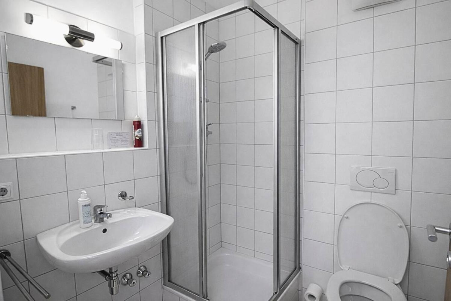 14-scalewidthwzeymdbd-catered-chalet-sankt-anton-gabl-douche-1466994